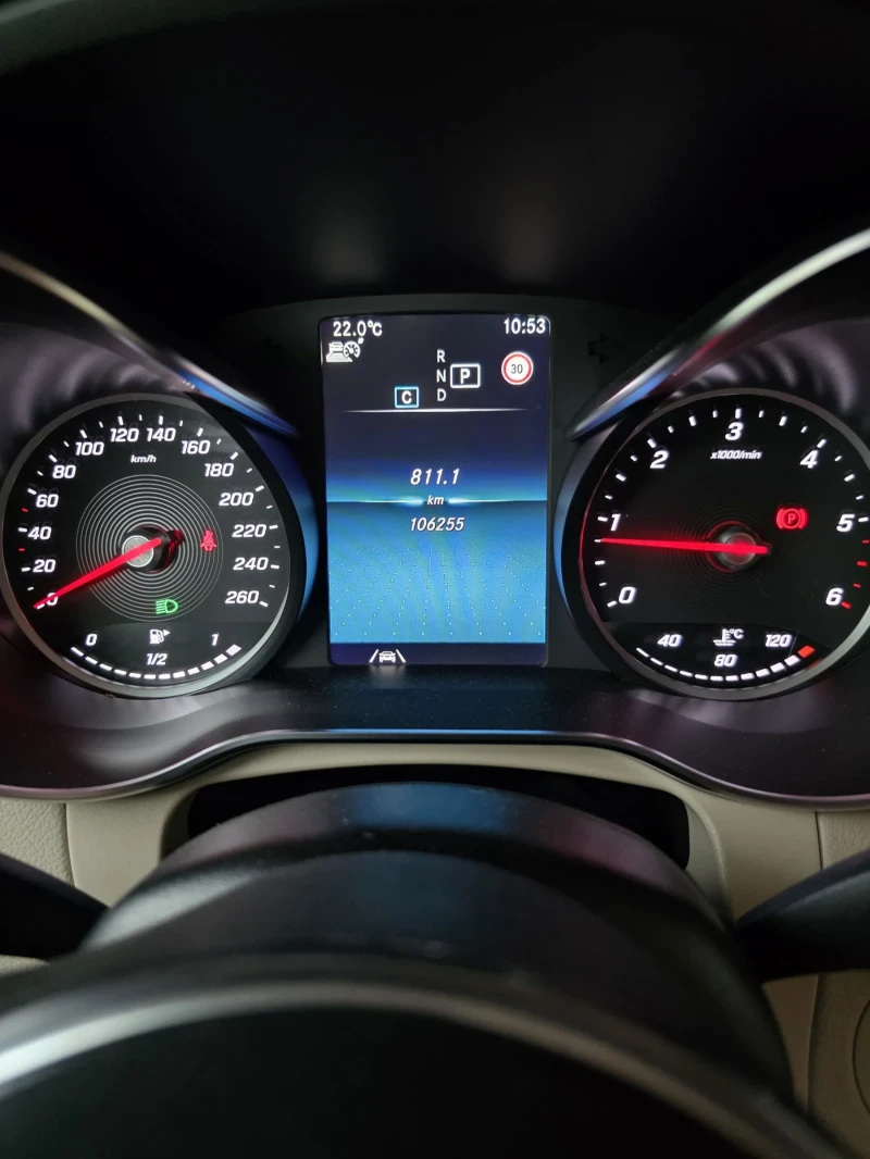 Mercedes-Benz GLC 220, снимка 5 - Автомобили и джипове - 52070060