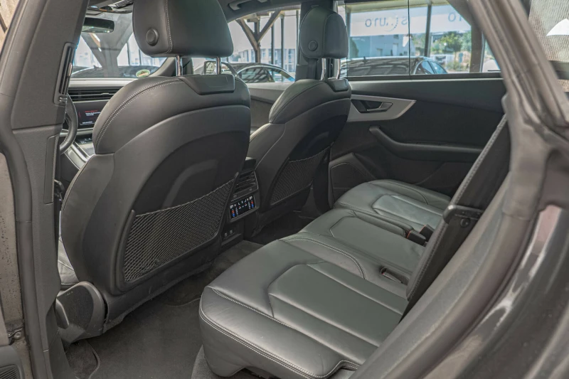 Audi SQ8 4.0TFSI/Bang&Olufsen/HD Matrix Led/Distronik/Панор, снимка 9 - Автомобили и джипове - 51646135
