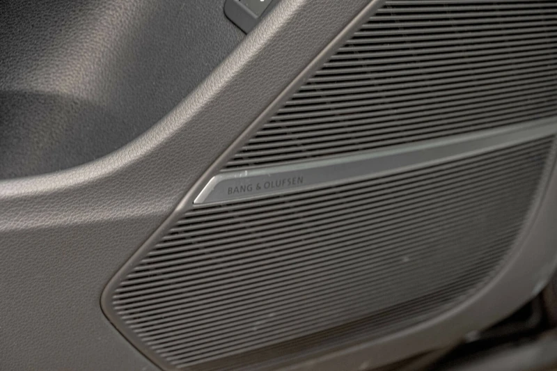 Audi SQ8 4.0TFSI/Bang&Olufsen/HD Matrix Led/Distronik/Панор, снимка 8 - Автомобили и джипове - 51646135