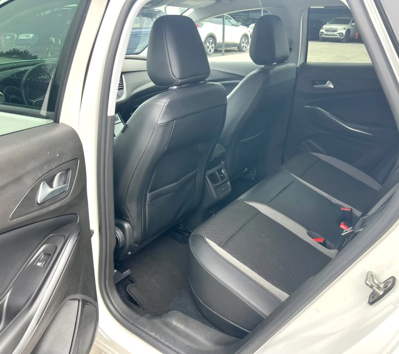 Opel Grandland X Plugin hibrid, снимка 16 - Автомобили и джипове - 51745800