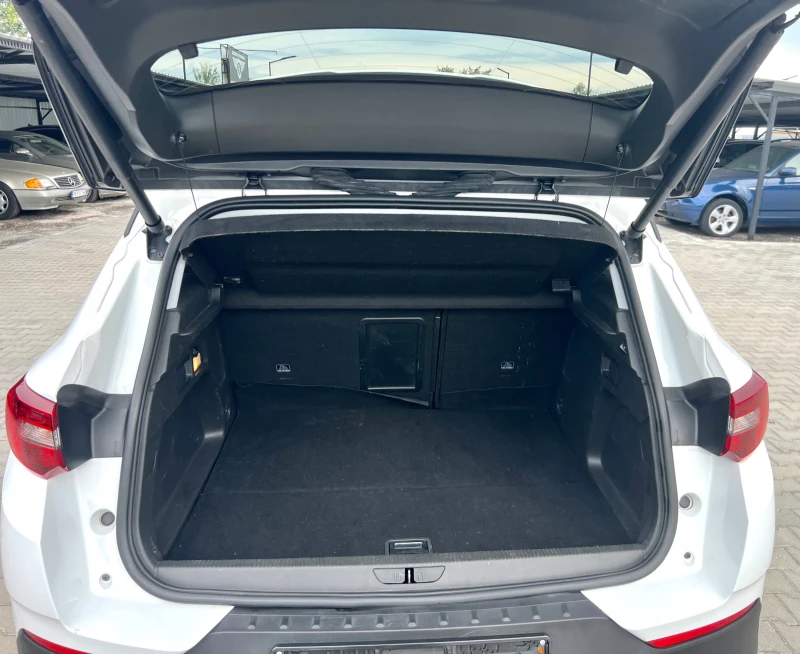 Opel Grandland X Plugin hibrid, снимка 17 - Автомобили и джипове - 51745800