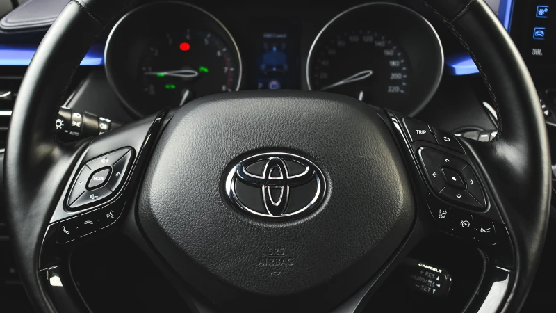 Toyota C-HR 1.2 Classy 4x4 Multidrive S, снимка 13 - Автомобили и джипове - 52334606