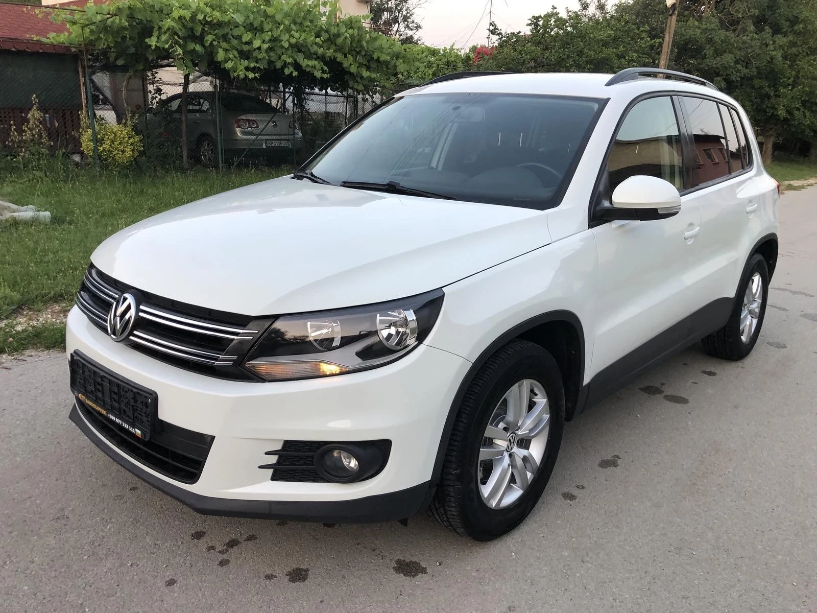 VW Tiguan 2.0TDI Bluemotion - изображение 2
