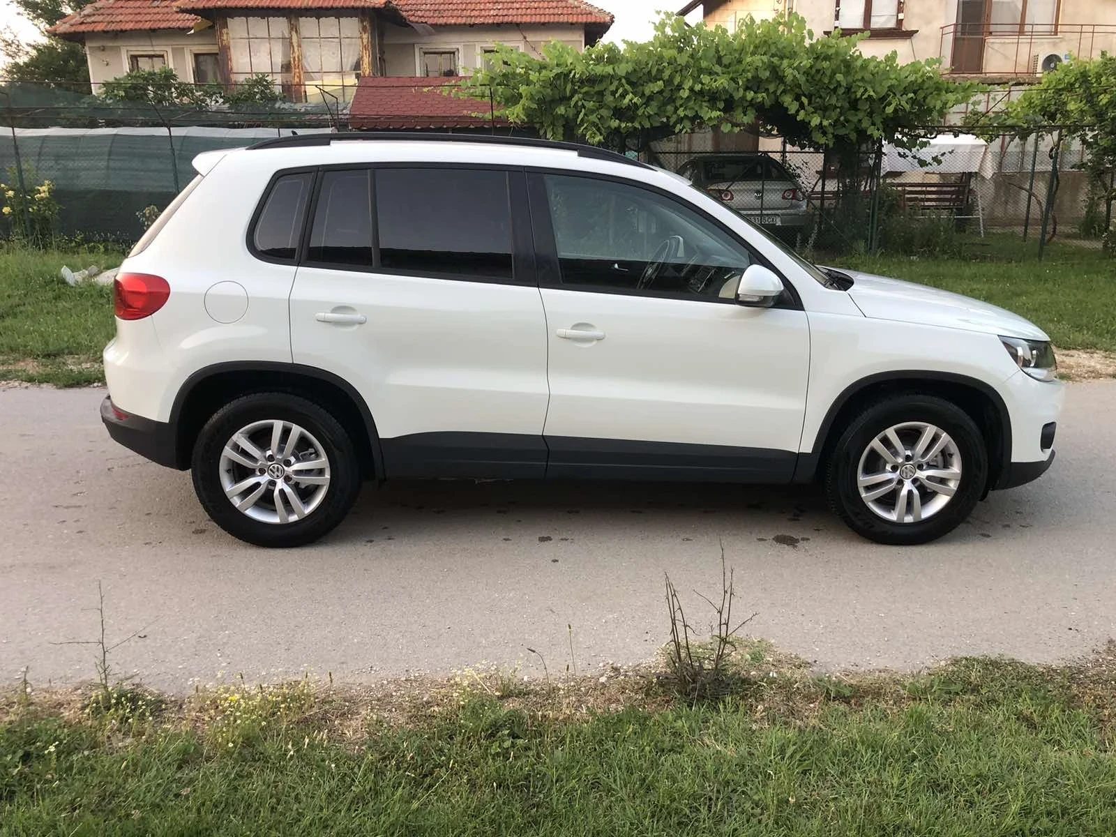 VW Tiguan 2.0TDI Bluemotion - изображение 7