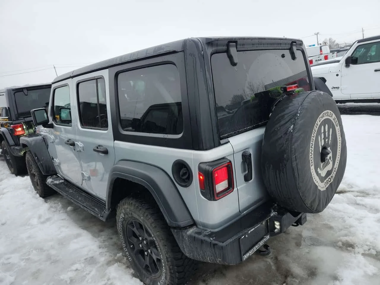 Jeep Wrangler WILLYS * CARFAX * Един собственик * Без инциденти , снимка 4 - Автомобили и джипове - 53894872