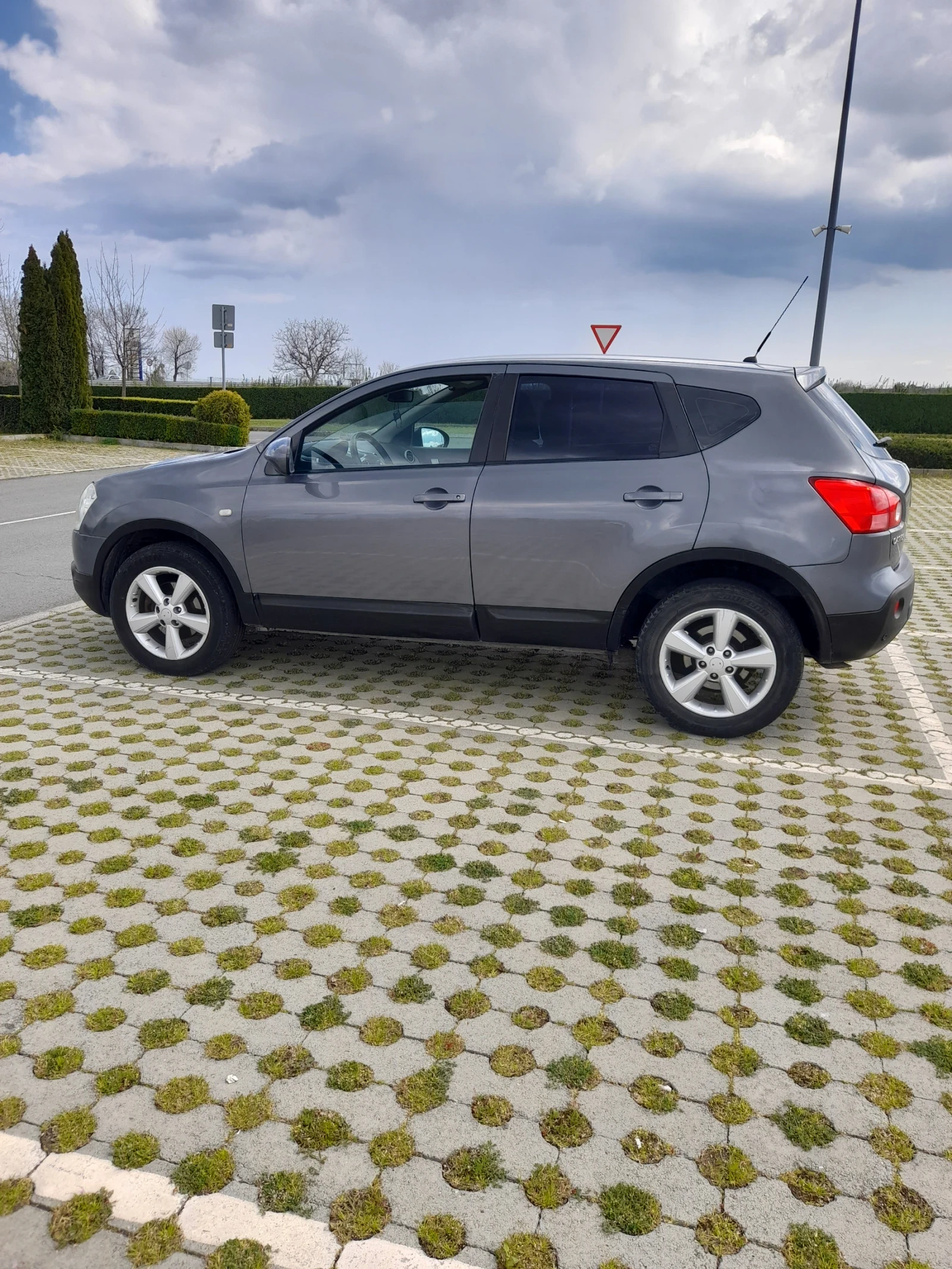 Nissan Qashqai 2000 DCI, снимка 3 - Автомобили и джипове - 54246888