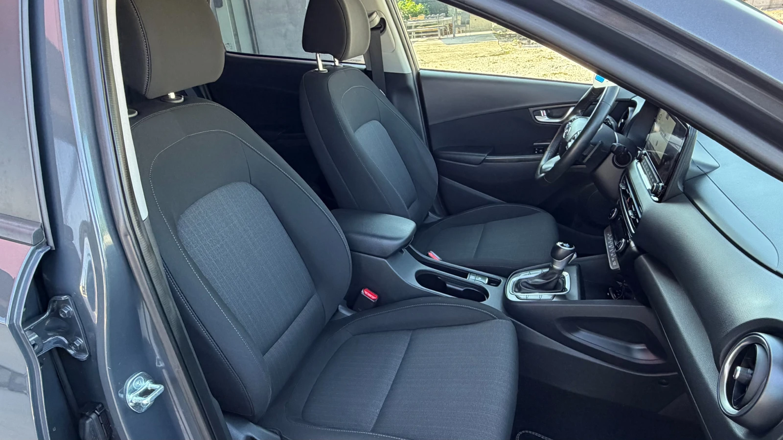 Hyundai Kona 1.6 Hybrid , снимка 13 - Автомобили и джипове - 55084647