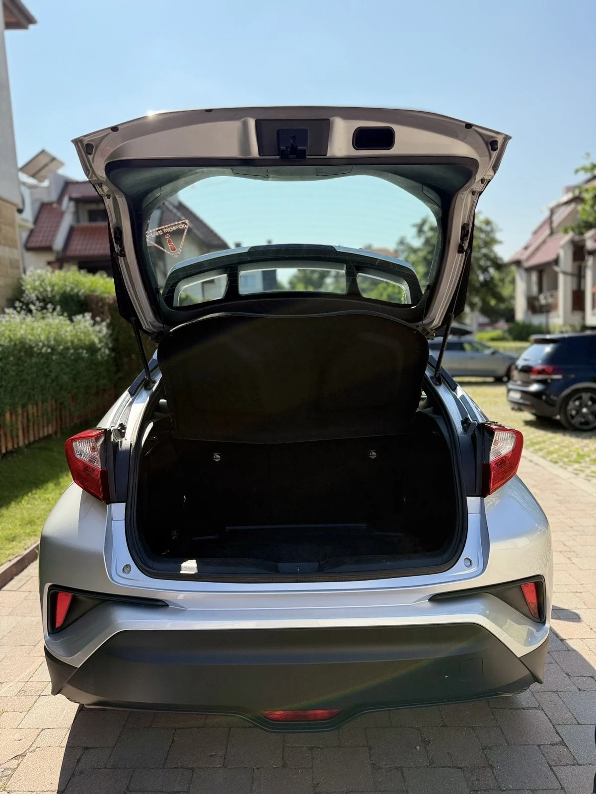 Toyota C-HR, снимка 10 - Автомобили и джипове - 56104835