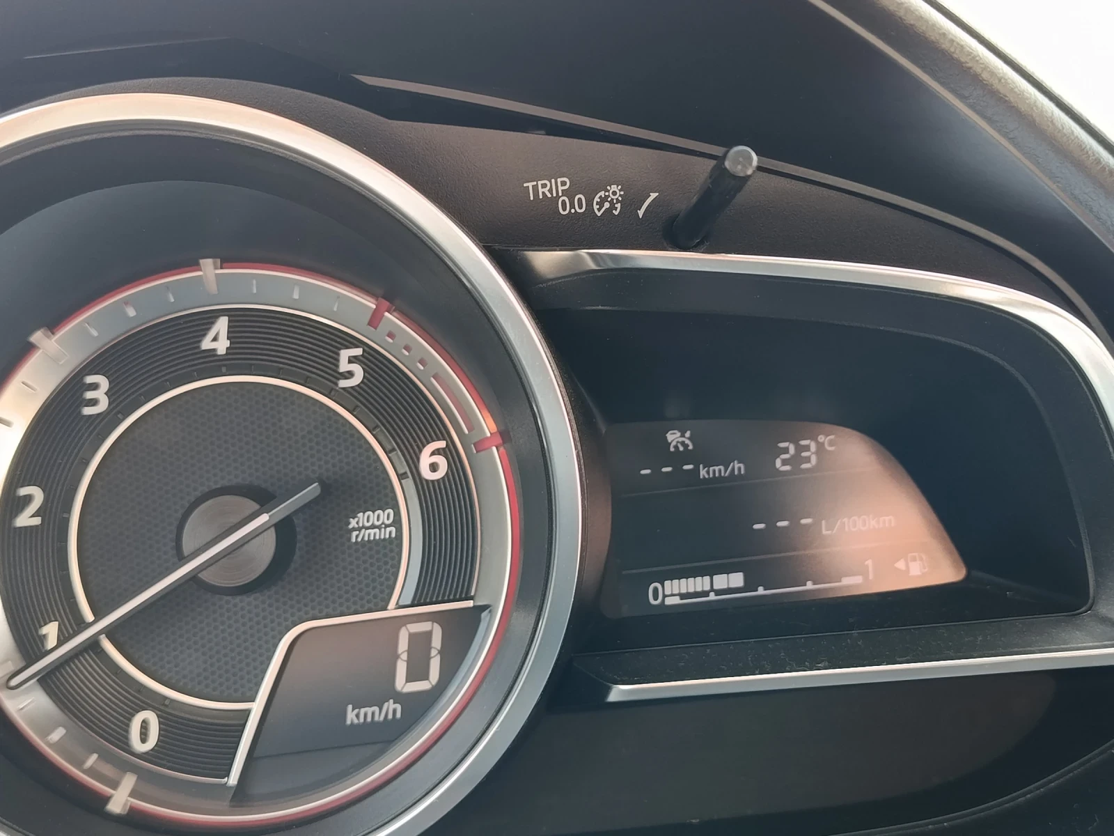 Mazda CX-3, снимка 13 - Автомобили и джипове - 56259038