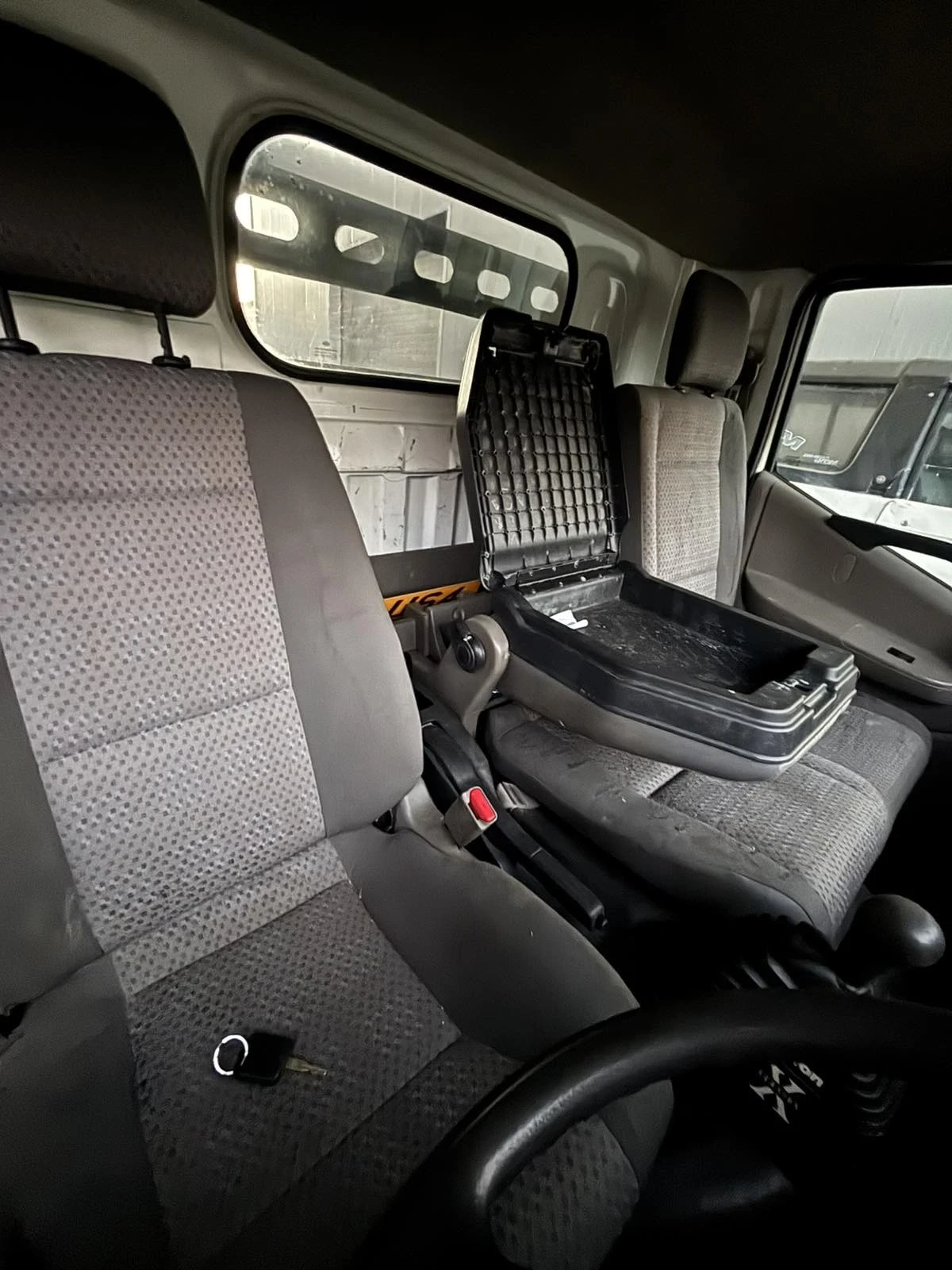 Nissan Capstar Тристранен самосвал - изображение 9