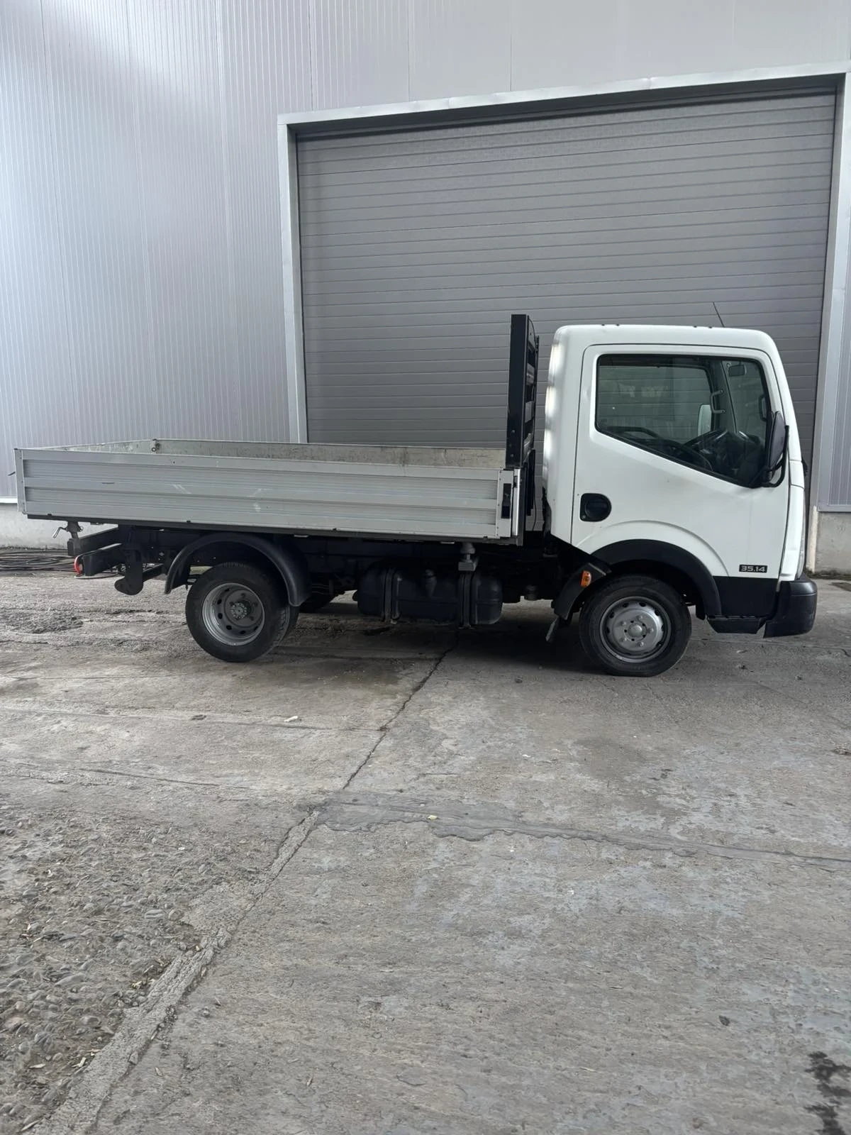 Nissan Capstar Тристранен самосвал - изображение 6