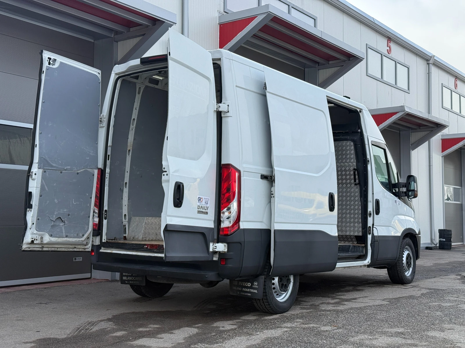 Iveco Daily 2.3 , снимка 6 - Бусове и автобуси - 53732716