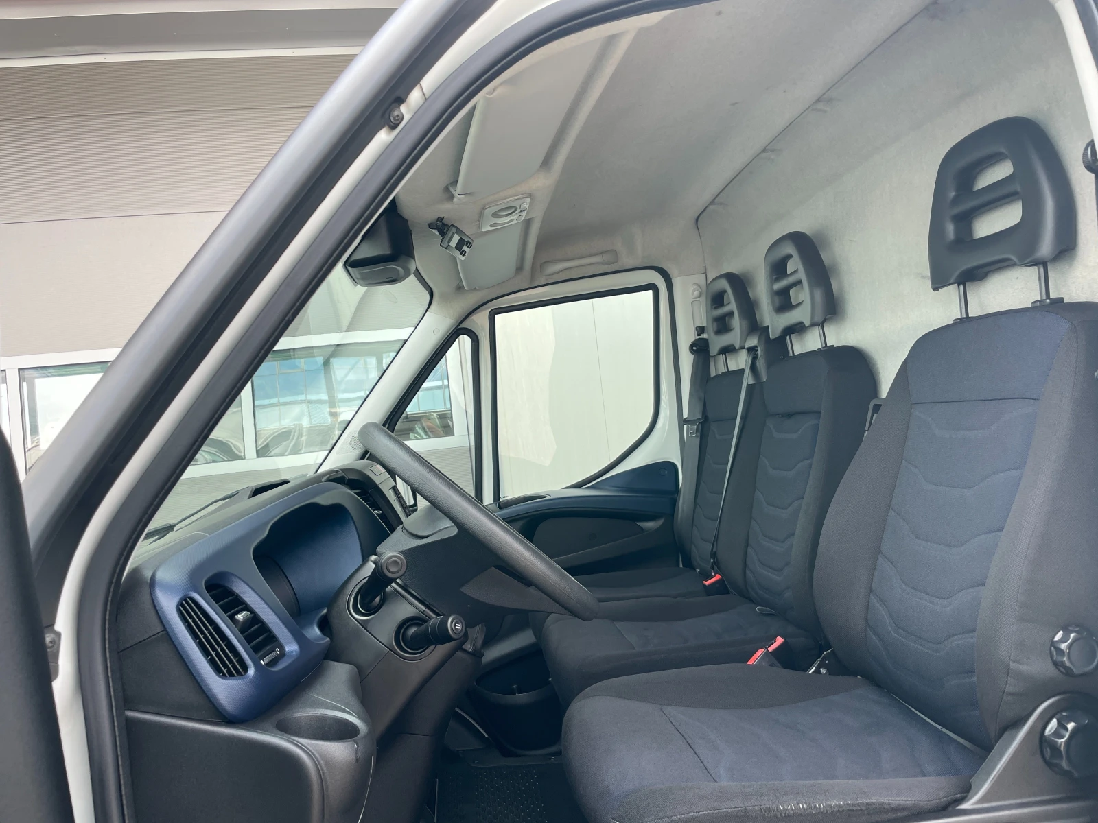 Iveco Daily 2.3 , снимка 11 - Бусове и автобуси - 53732716