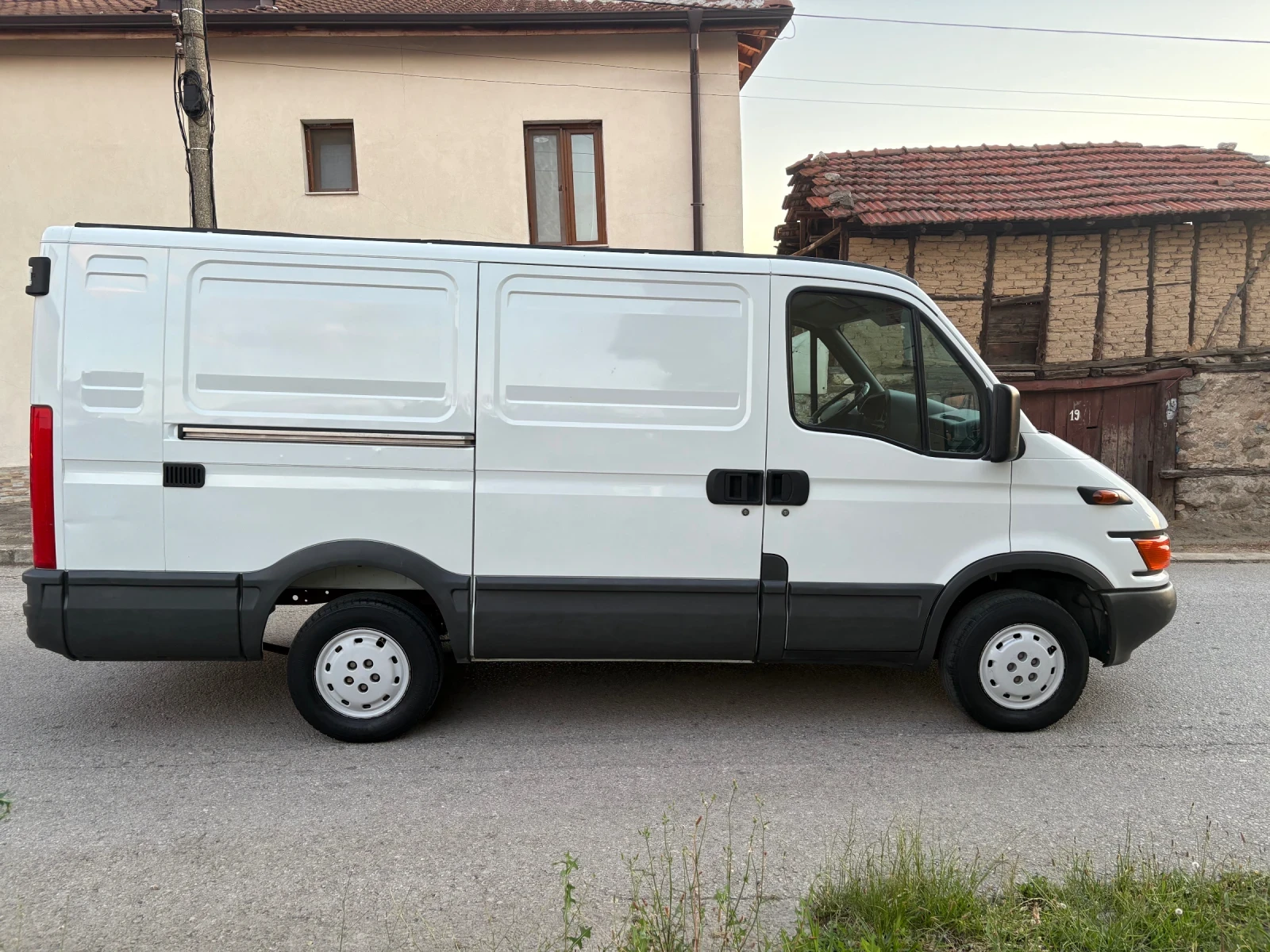 Iveco Daily 2.8TDI, снимка 6 - Бусове и автобуси - 55270538