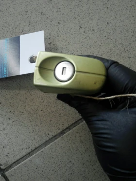 Патрон врата преден ляв Форд Фокус 1,6Б 07г.