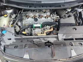 Toyota Auris 2.0, снимка 12