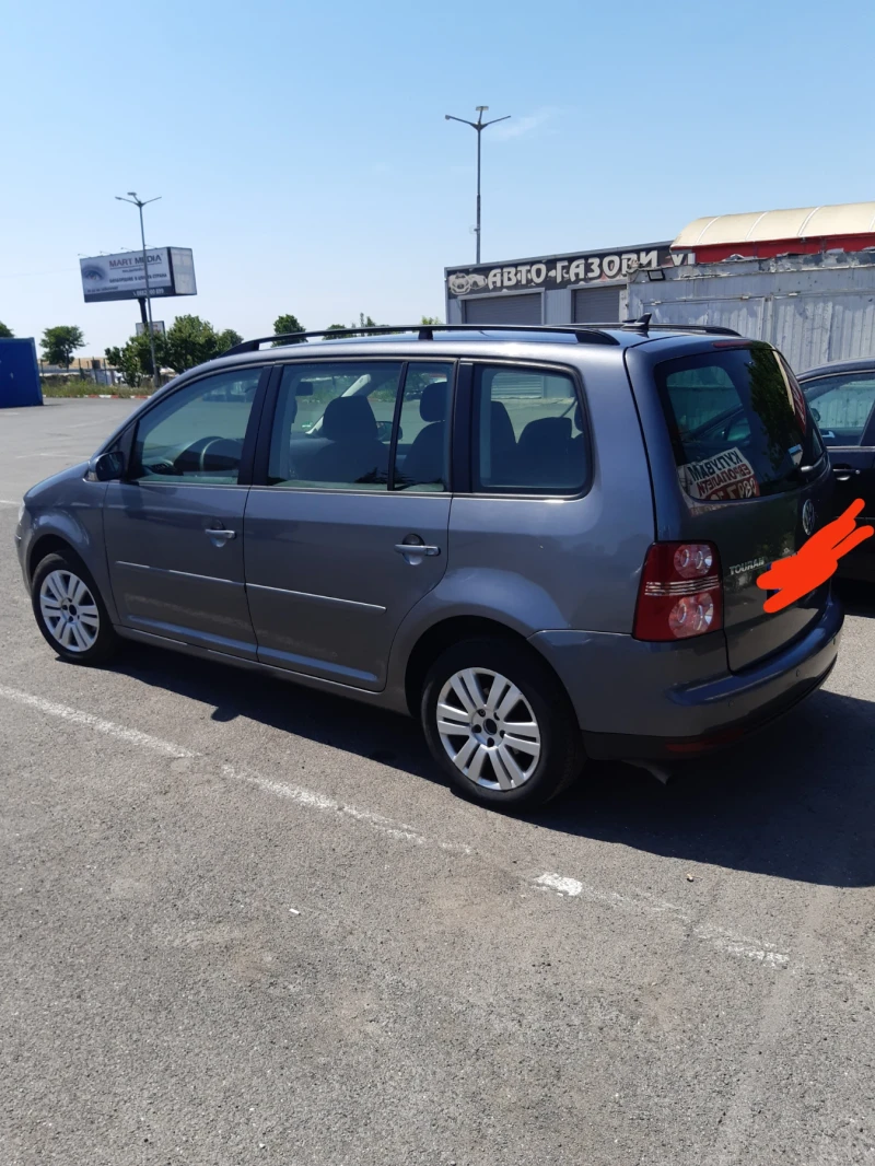 VW Touran, снимка 2 - Автомобили и джипове - 48553900