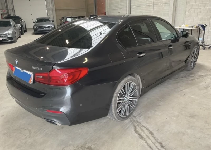 BMW 530 d/XD/Mpack/Laser/Pano/Adaptive/Harman/Distronic, снимка 7 - Автомобили и джипове - 49473849