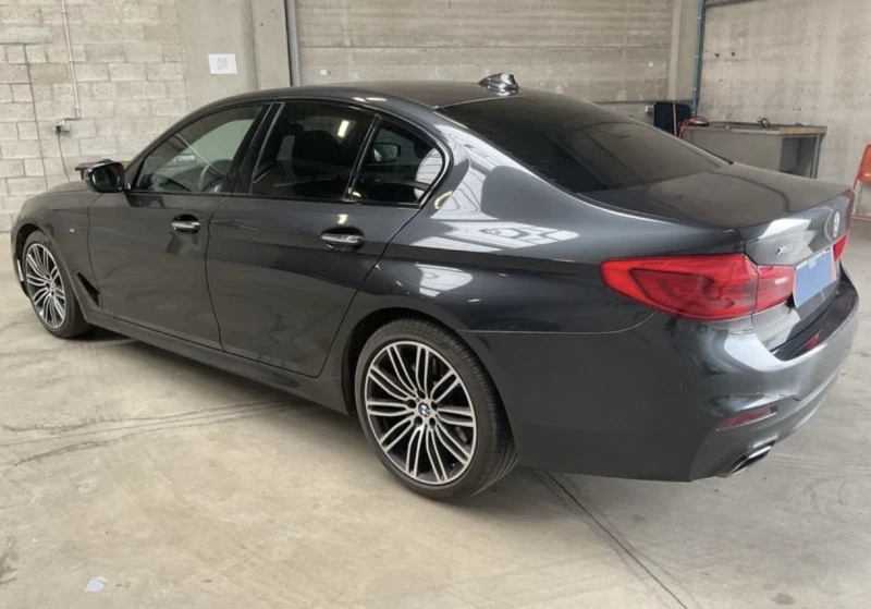 BMW 530 d/XD/Mpack/Laser/Pano/Adaptive/Harman/Distronic, снимка 5 - Автомобили и джипове - 49473849