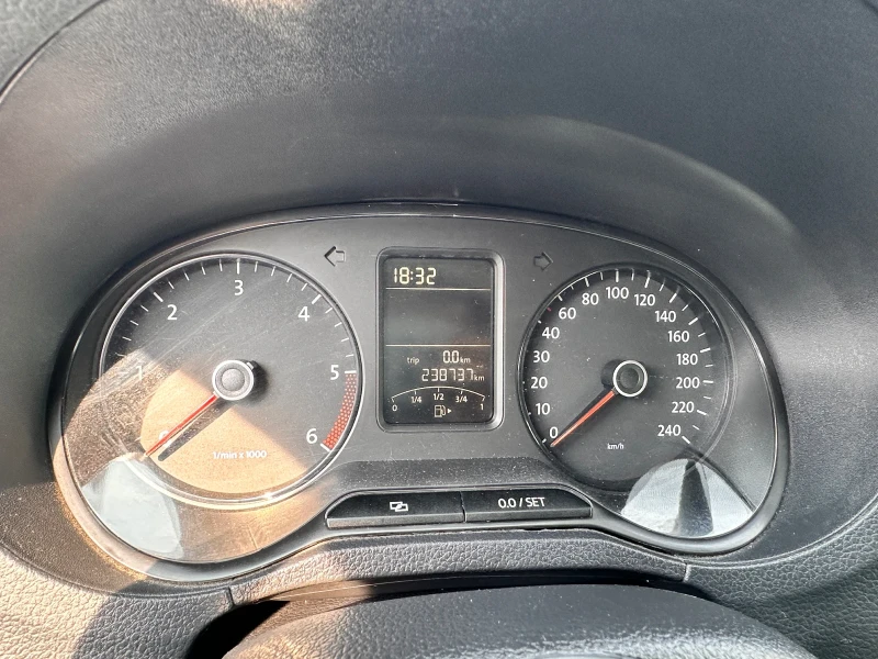 VW Polo 1.2 TDI BlueMotion, снимка 12 - Автомобили и джипове - 52045448