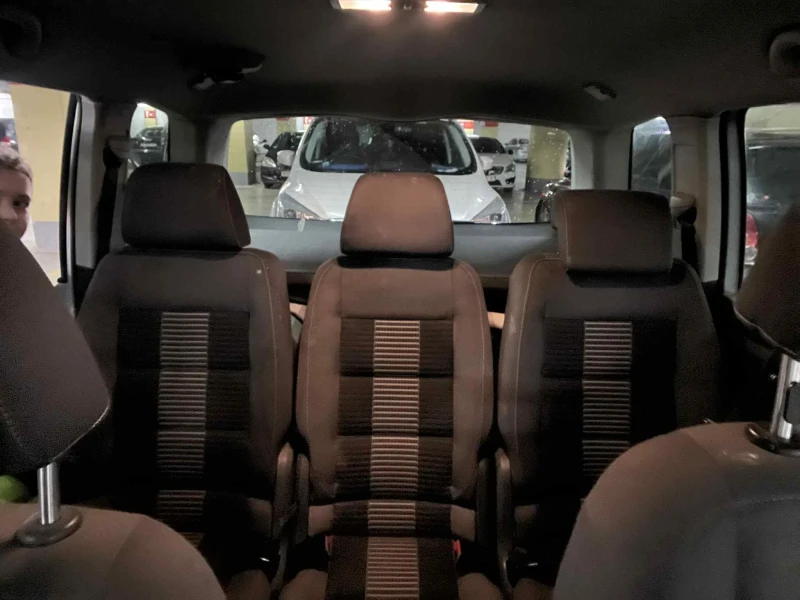 VW Touran, снимка 7 - Автомобили и джипове - 52081788