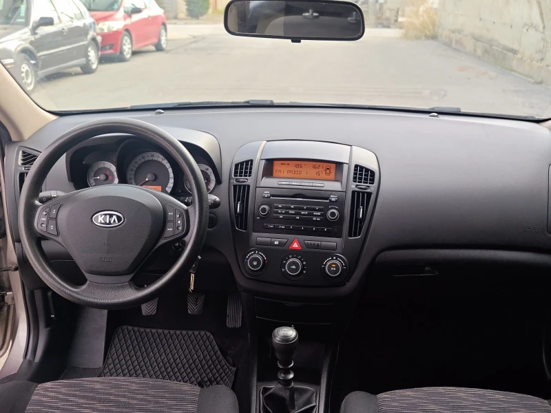 Kia Ceed 1.6i 16v 122hp , снимка 11 - Автомобили и джипове - 52377799