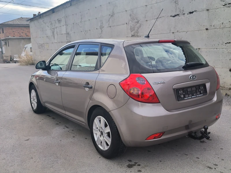 Kia Ceed 1.6i 16v 122hp , снимка 5 - Автомобили и джипове - 52377799