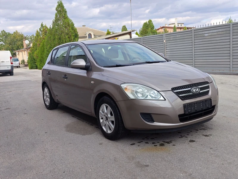 Kia Ceed 1.6i 16v 122hp , снимка 2 - Автомобили и джипове - 52377799