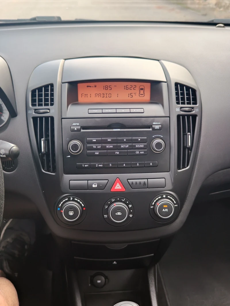 Kia Ceed 1.6i 16v 122hp , снимка 12 - Автомобили и джипове - 52377799