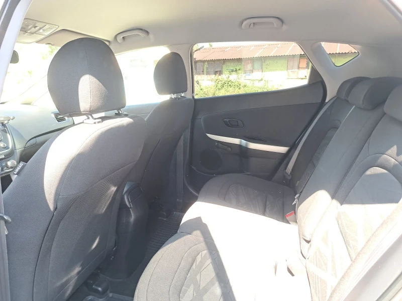 Kia Ceed 1.4 CRDI / EURO5B / 6 СКОРОСТИ, снимка 7 - Автомобили и джипове - 53024711