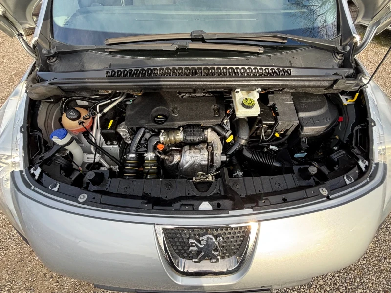 Peugeot 3008 1.6 HDI, снимка 15 - Автомобили и джипове - 52826310