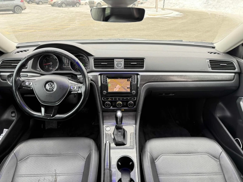 VW Passat * Comfortline * CARFAX * БЕЗ ПЪРВОНАЧАЛНА ВНОСКА, снимка 11 - Автомобили и джипове - 52959347