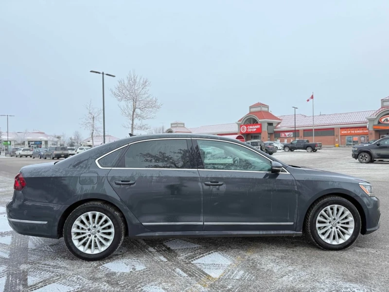 VW Passat * Comfortline * CARFAX * БЕЗ ПЪРВОНАЧАЛНА ВНОСКА, снимка 3 - Автомобили и джипове - 52959347