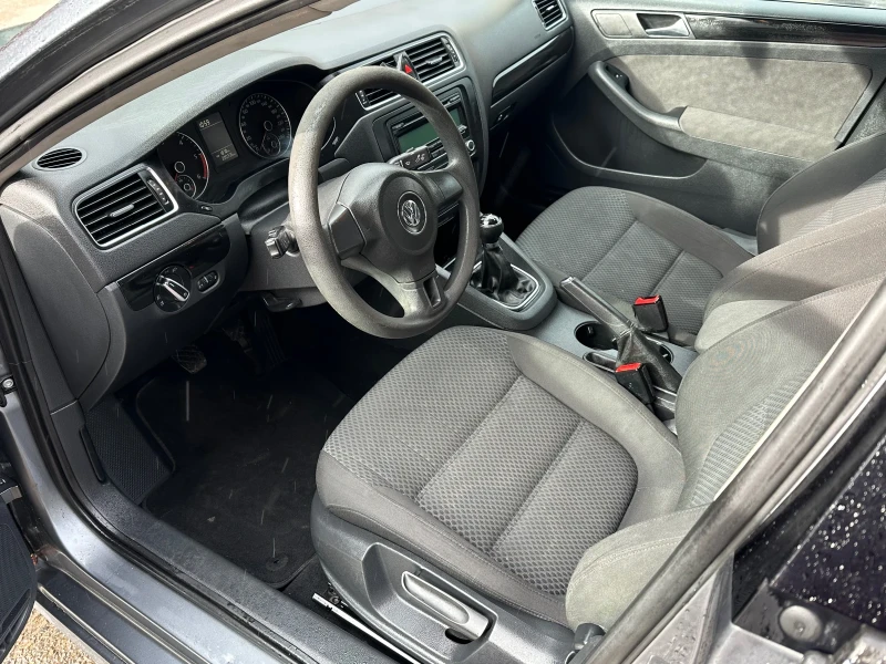 VW Jetta 1.6 TDI- РЕГИСТРИРАНА, снимка 7 - Автомобили и джипове - 53022726