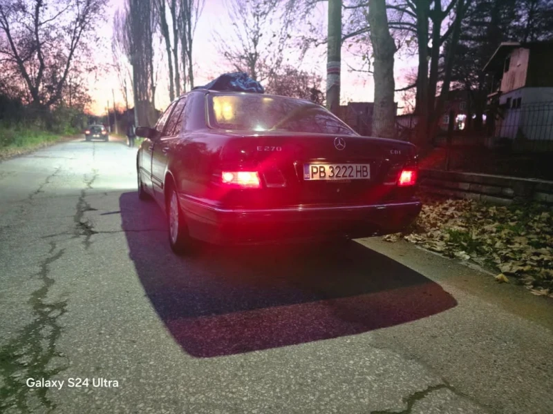 Mercedes-Benz E 270 2.7, снимка 12 - Автомобили и джипове - 53213308