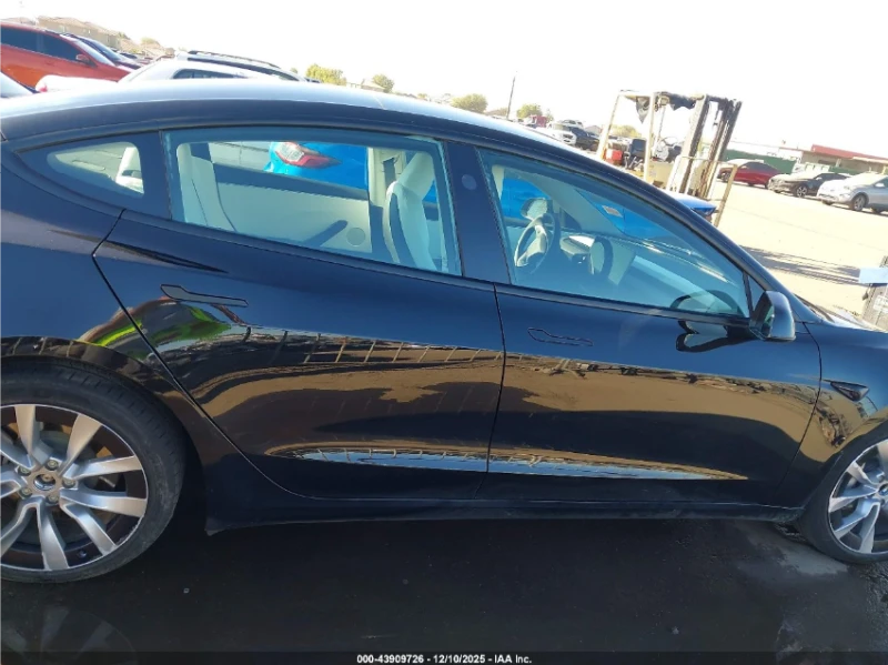 Tesla Model 3 LONG RANGE, снимка 12 - Автомобили и джипове - 53386758