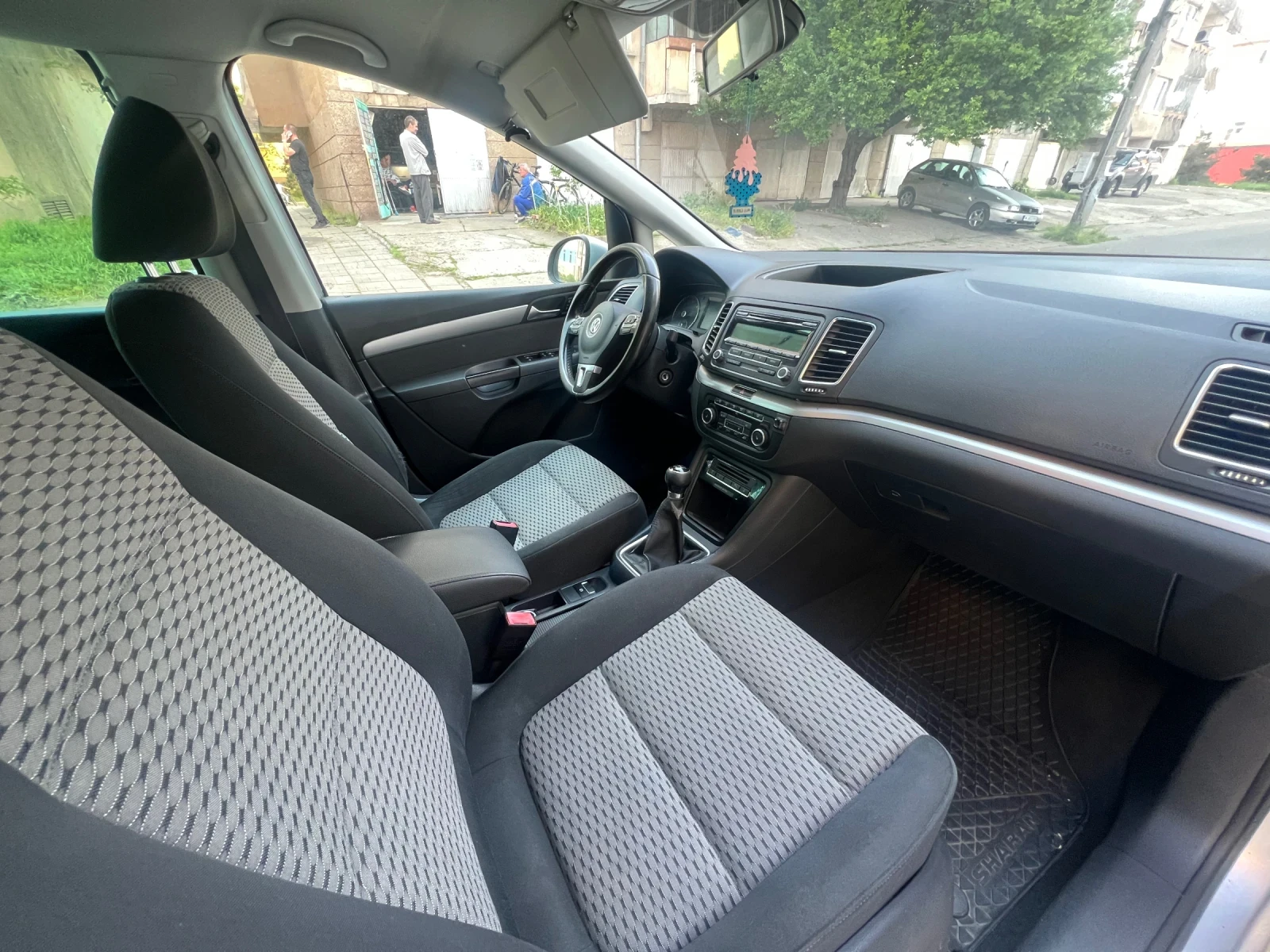VW Sharan 2.0TDI - изображение 6