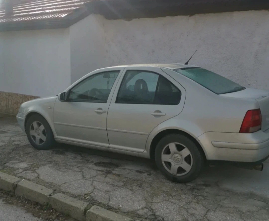 VW Bora 1.6 - изображение 3