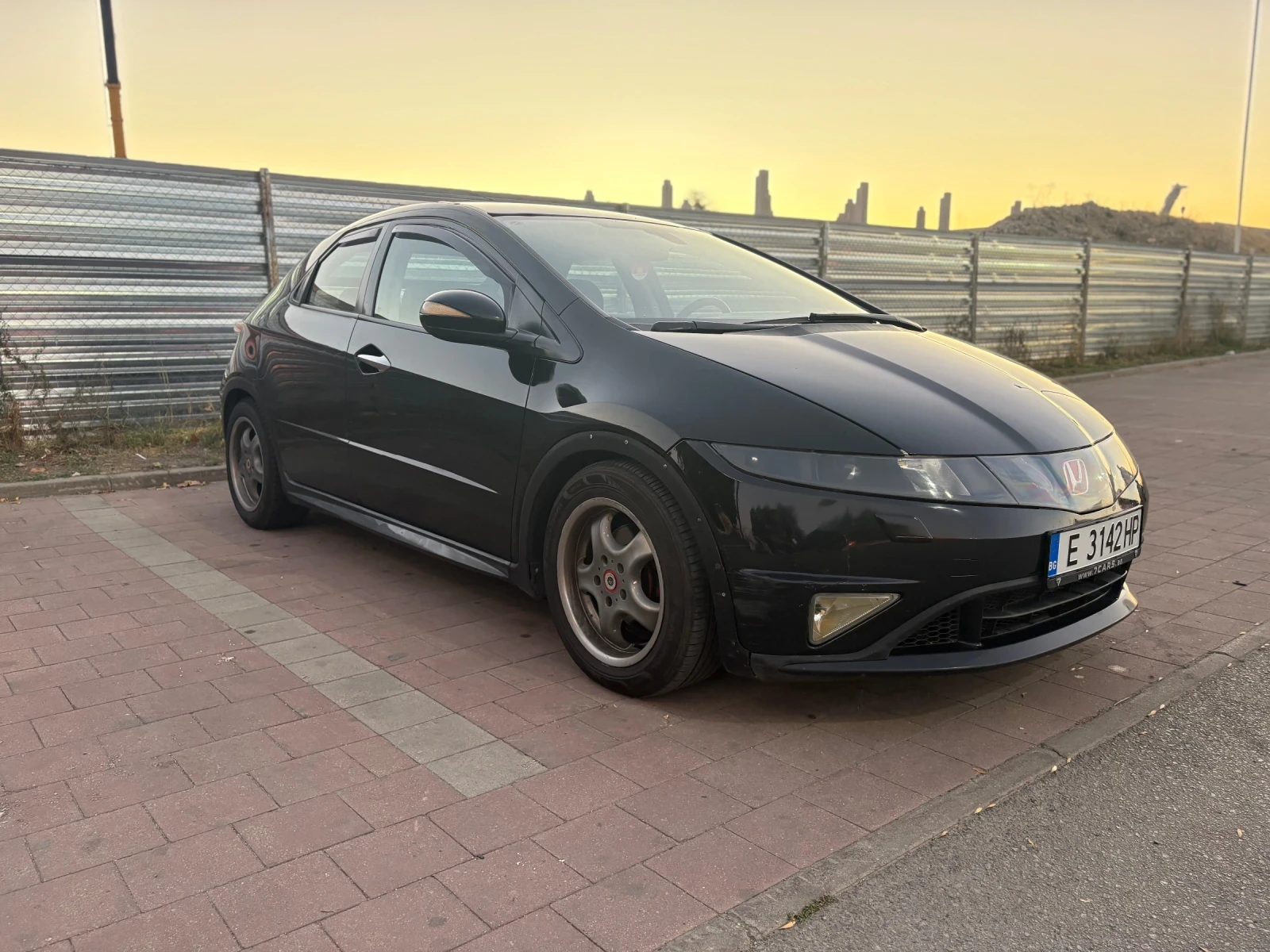 Honda Civic 2.2cdti обслужена! Лед фарове! Sportpack - изображение 2