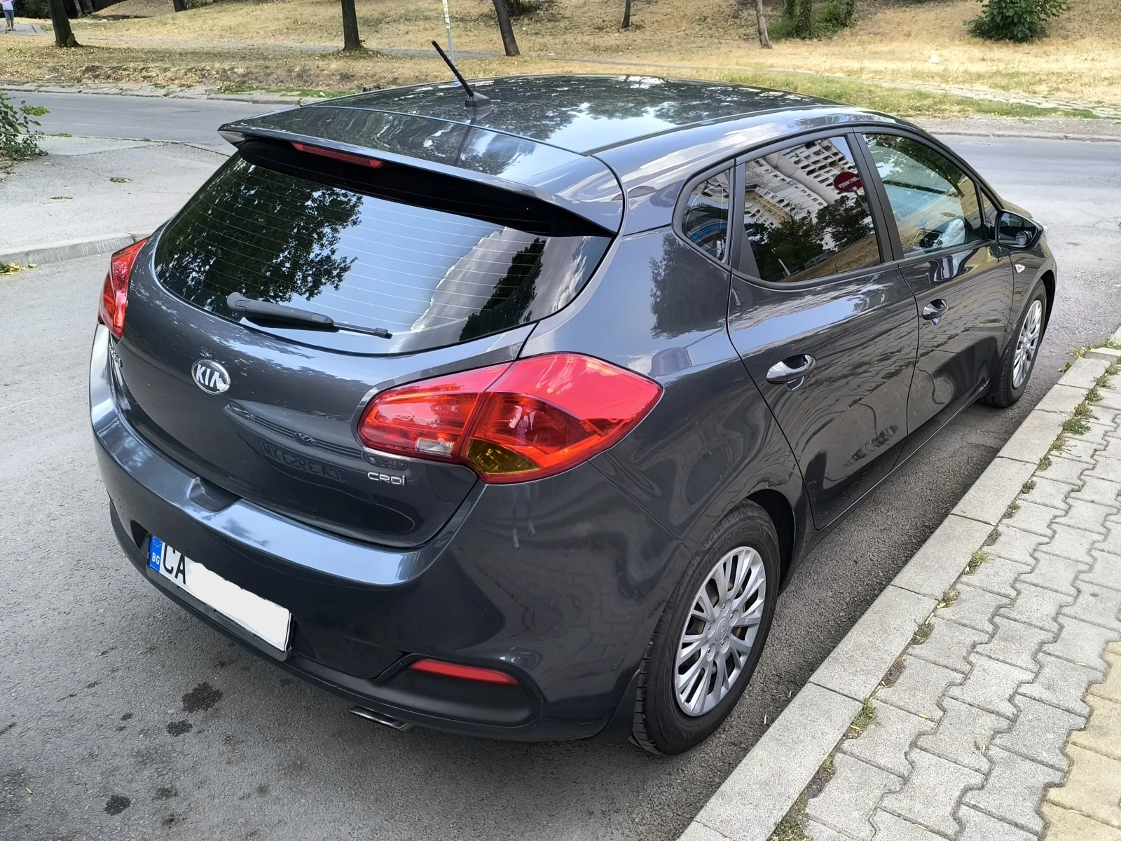 Kia Ceed 1.4 CRDI / EURO5B / 6 СКОРОСТИ - изображение 3