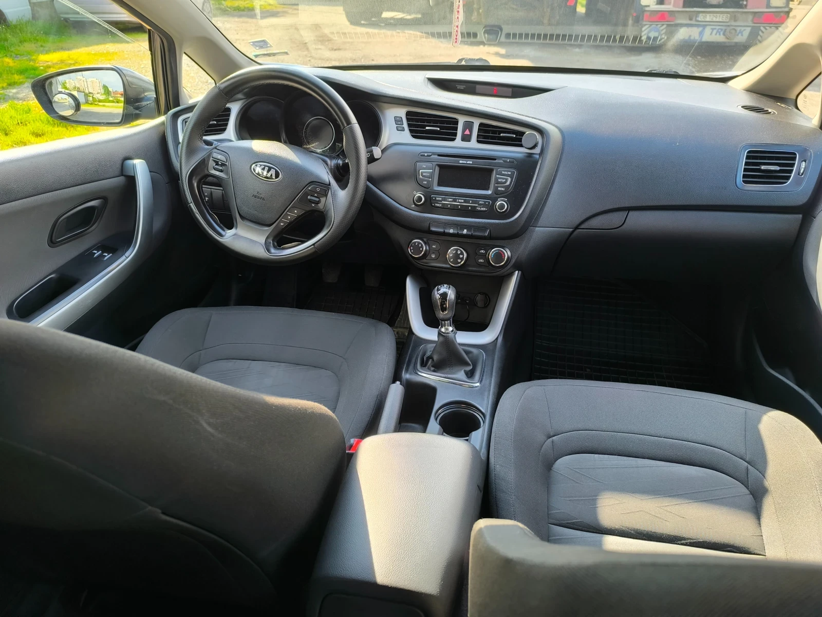Kia Ceed 1.4 CRDI / EURO5B / 6 СКОРОСТИ - изображение 6