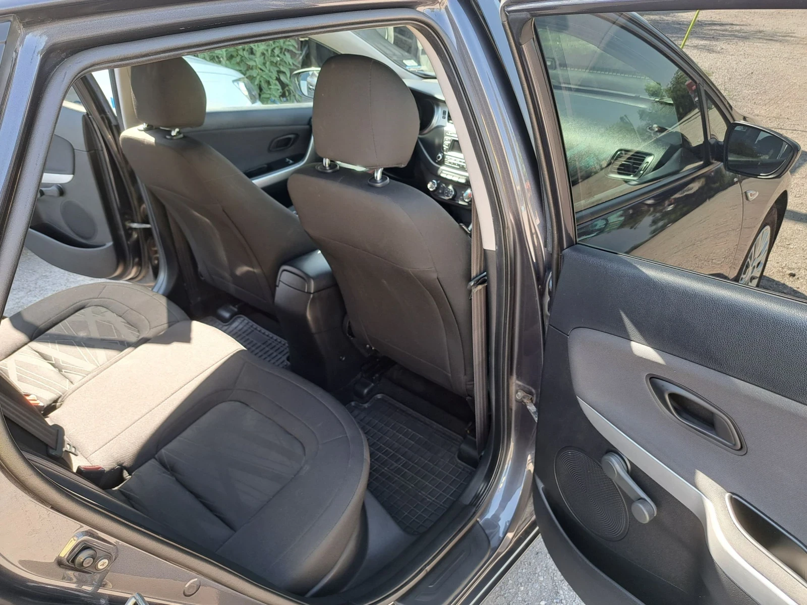 Kia Ceed 1.4 CRDI / EURO5B / 6 СКОРОСТИ, снимка 12 - Автомобили и джипове - 53024711