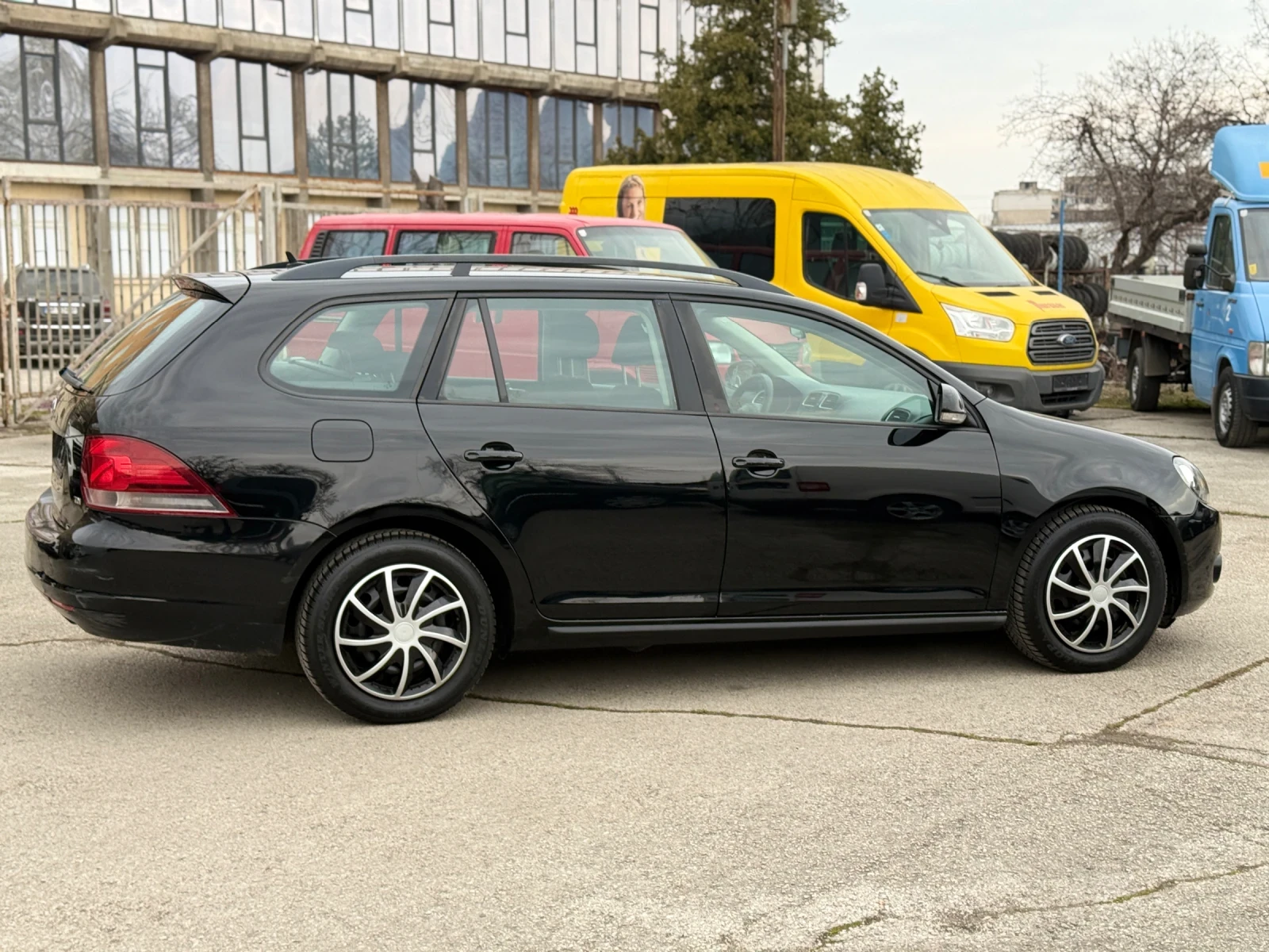 VW Golf 1.6TDI - 105ps, снимка 8 - Автомобили и джипове - 53933645