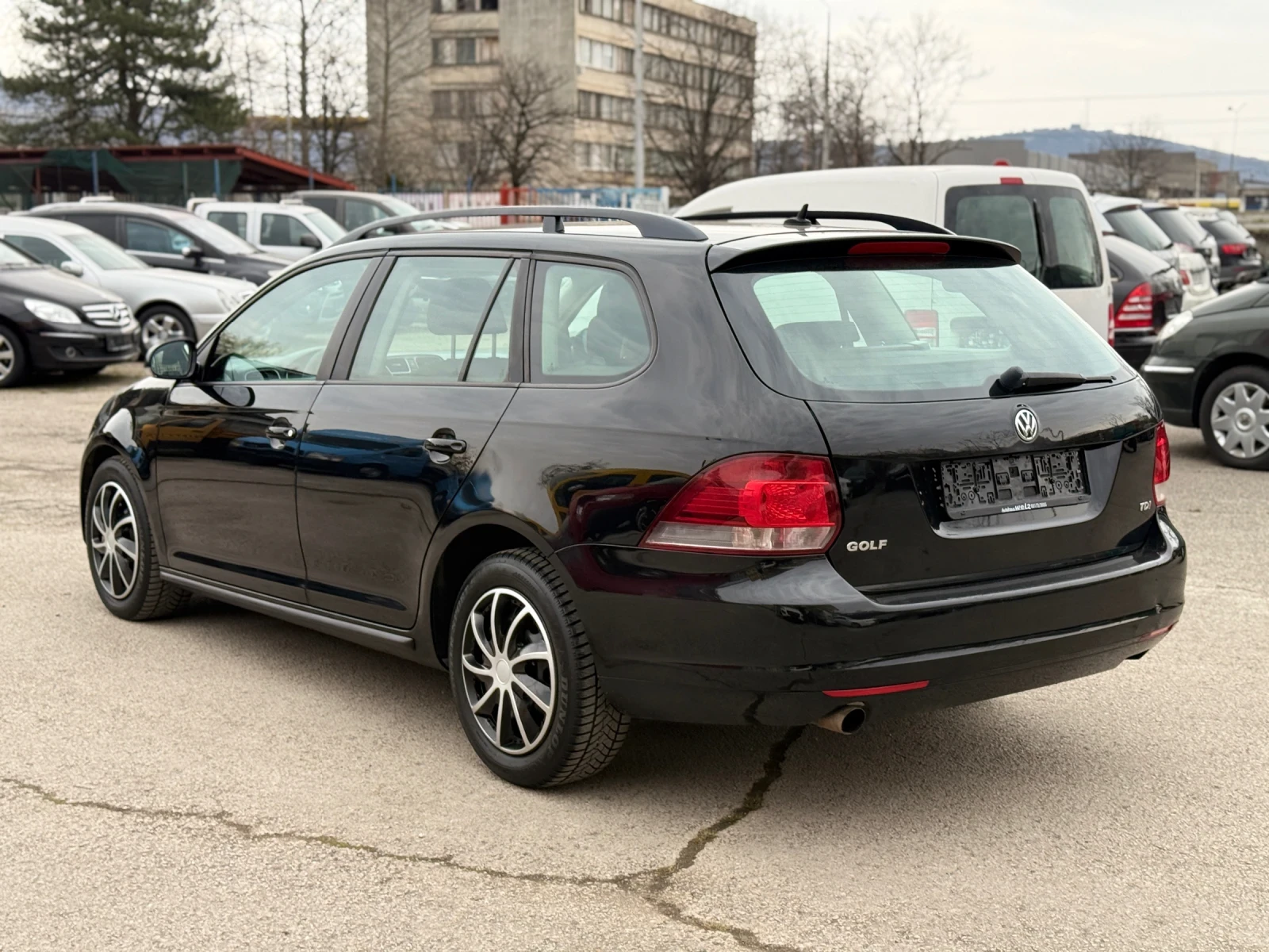VW Golf 1.6TDI - 105ps, снимка 5 - Автомобили и джипове - 53933645