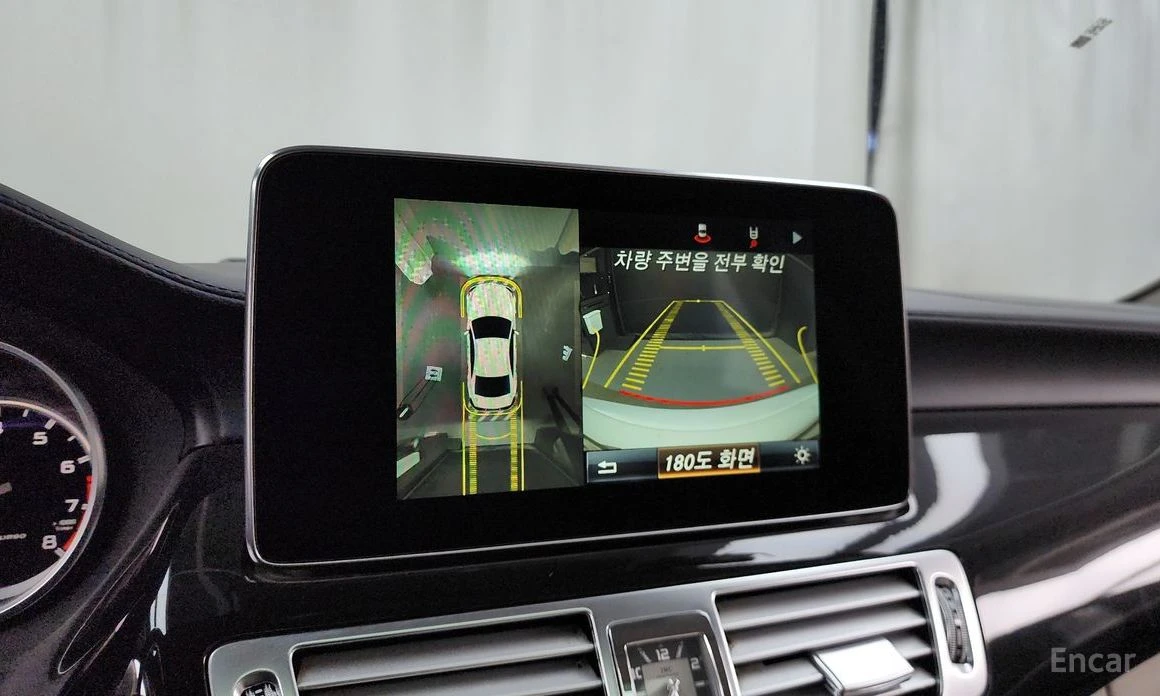 Mercedes-Benz CLS 63 AMG 4MATIC* HARMAN/KARDON* 360 CAM* DISTRONIC* ОБДУХ, снимка 14 - Автомобили и джипове - 53976211