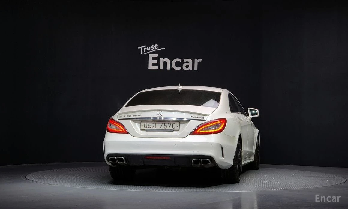 Mercedes-Benz CLS 63 AMG 4MATIC* HARMAN/KARDON* 360 CAM* DISTRONIC* ОБДУХ, снимка 3 - Автомобили и джипове - 53976211