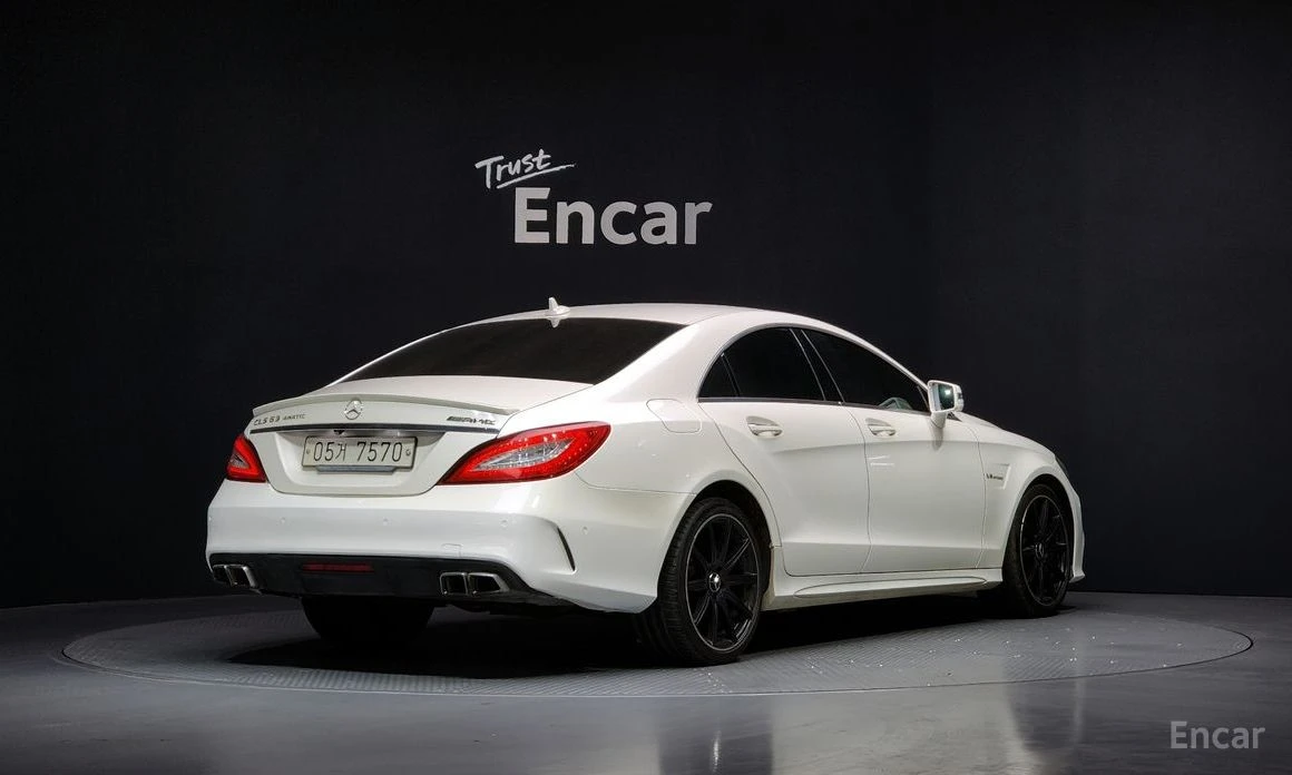 Mercedes-Benz CLS 63 AMG 4MATIC* HARMAN/KARDON* 360 CAM* DISTRONIC* ОБДУХ, снимка 4 - Автомобили и джипове - 53976211