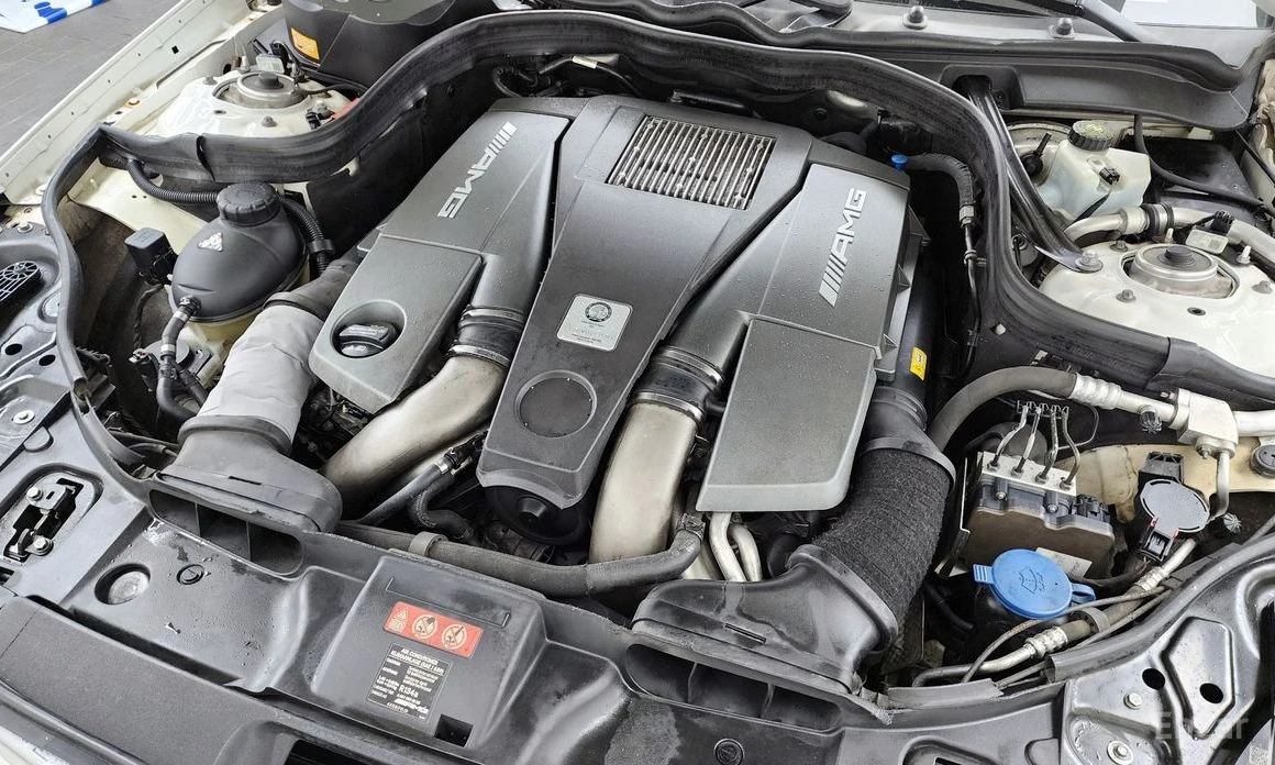 Mercedes-Benz CLS 63 AMG 4MATIC* HARMAN/KARDON* 360 CAM* DISTRONIC* ОБДУХ, снимка 6 - Автомобили и джипове - 53976211