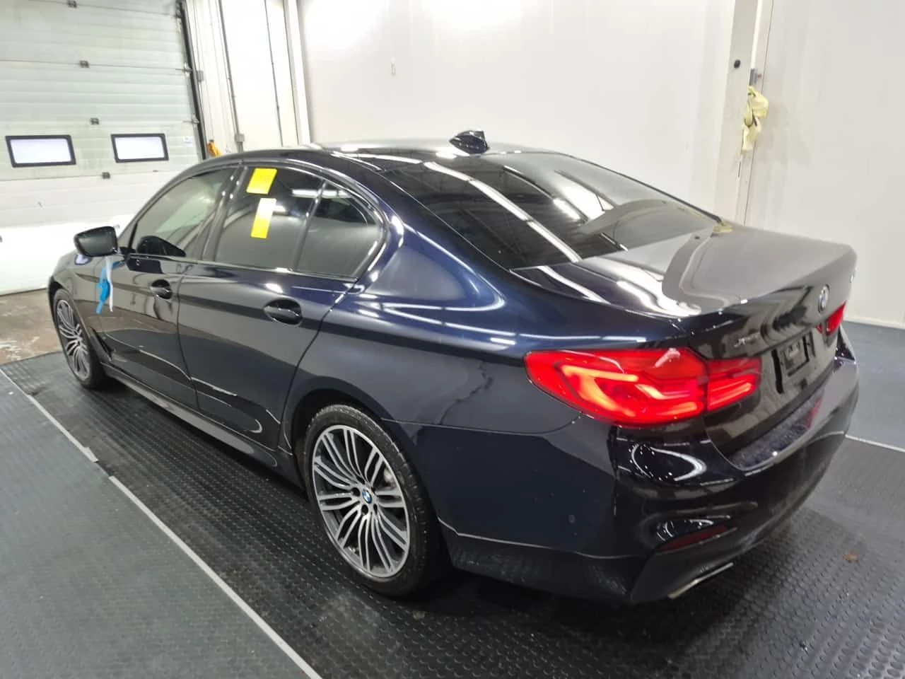 BMW 530 530I XDRIVE /CARFAX/M PACК/ HEADS UP/360 CAM, снимка 5 - Автомобили и джипове - 54240825