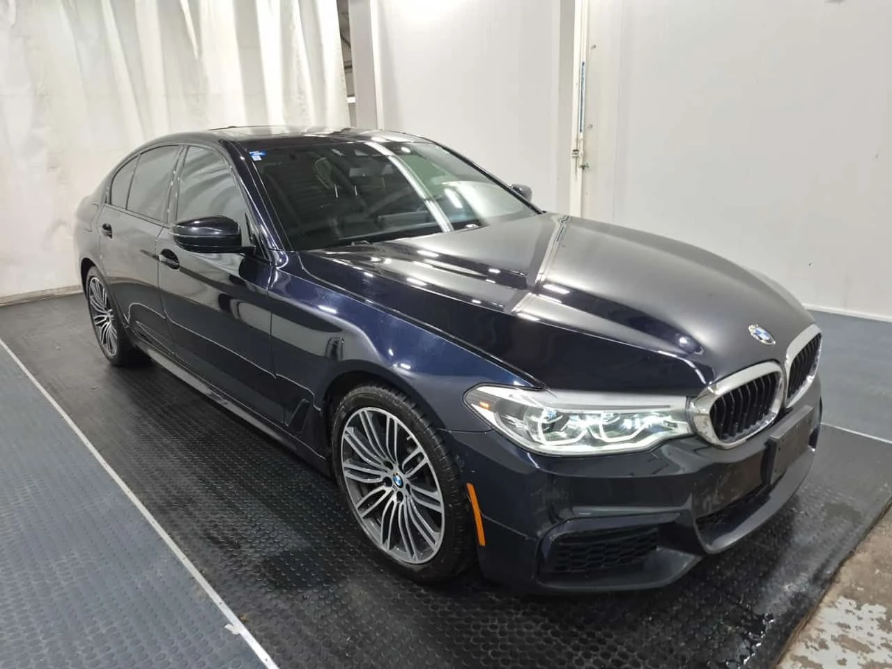 BMW 530 530I XDRIVE /CARFAX/M PACК/ HEADS UP/360 CAM, снимка 2 - Автомобили и джипове - 54240825